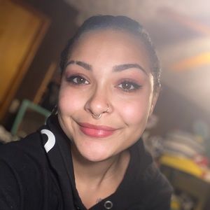 Meet your Posher, Carrie